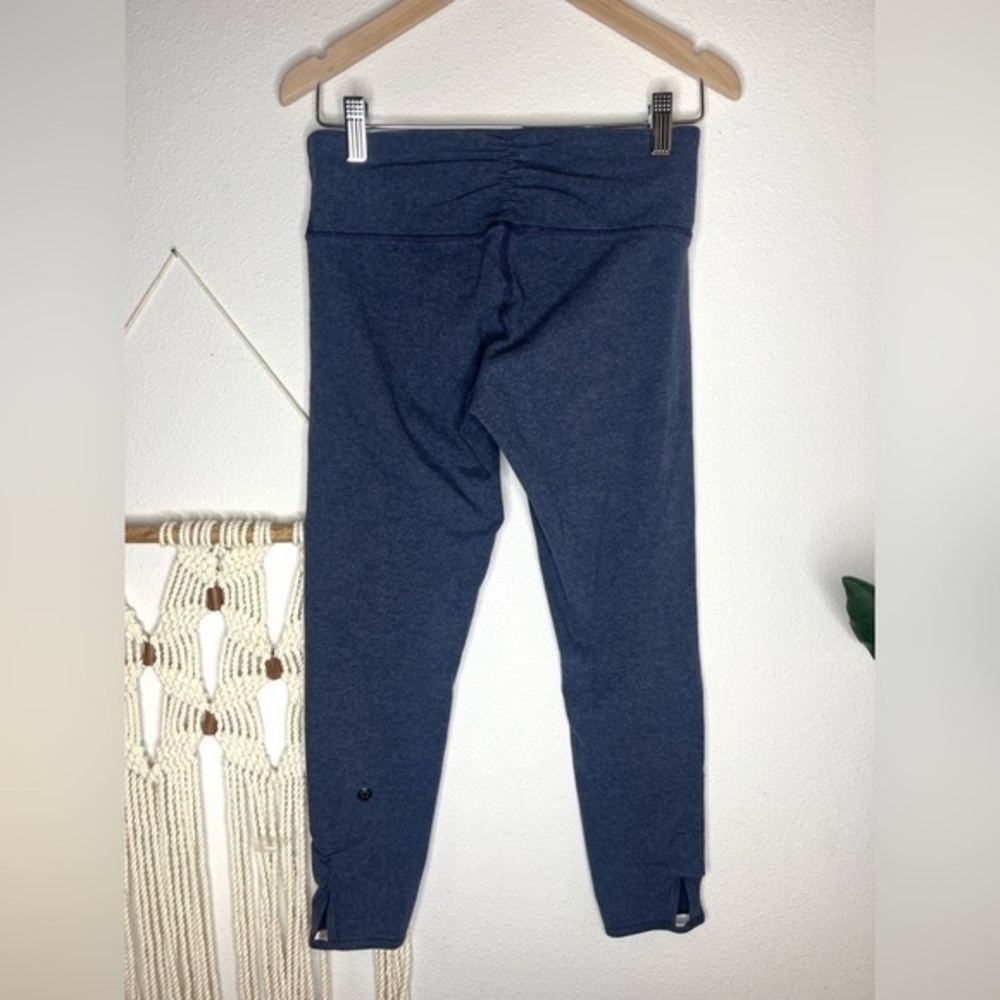 Lululemon Heather Blue scrunch waist and cut out hem cropped legging